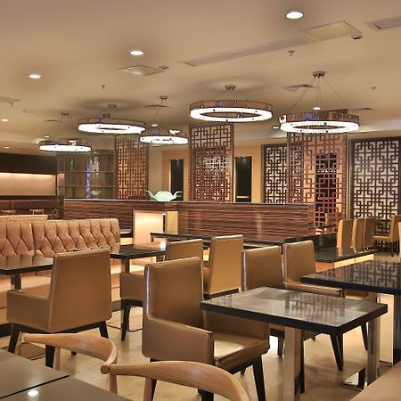 สวิส-เบลโฮเต็ล บลูเลน Hotel มะนิลา ภายนอก รูปภาพ