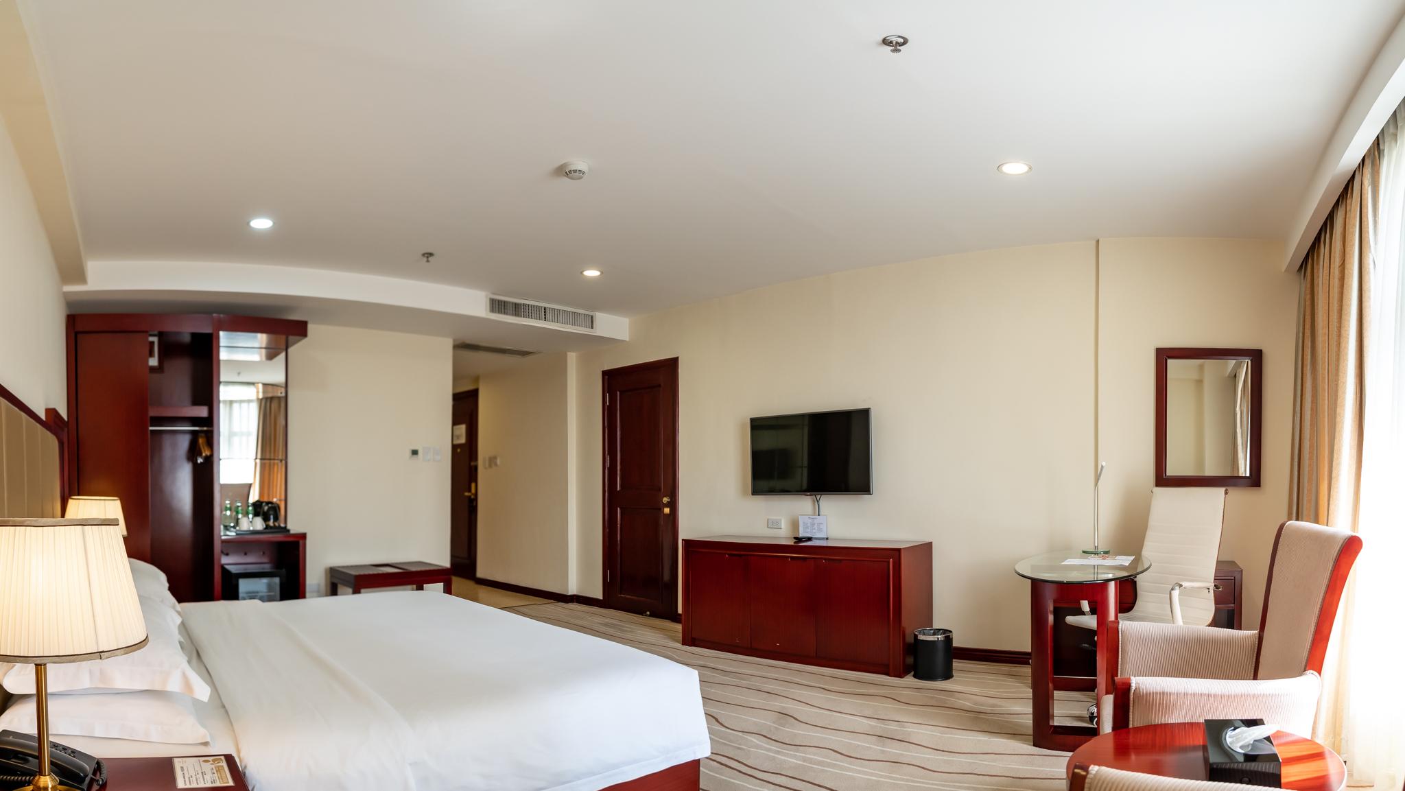 สวิส-เบลโฮเต็ล บลูเลน Hotel มะนิลา ภายนอก รูปภาพ