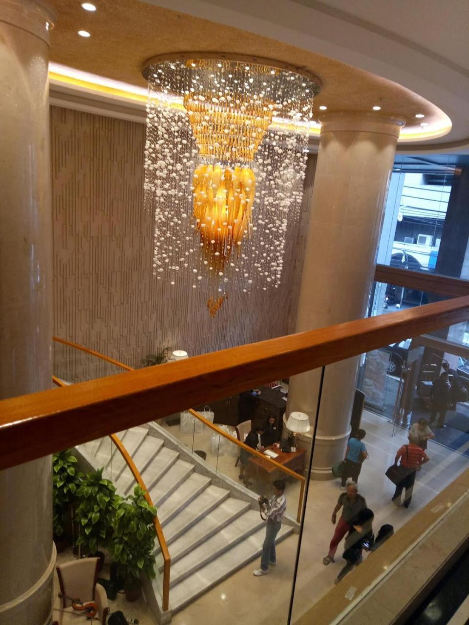สวิส-เบลโฮเต็ล บลูเลน Hotel มะนิลา ภายนอก รูปภาพ