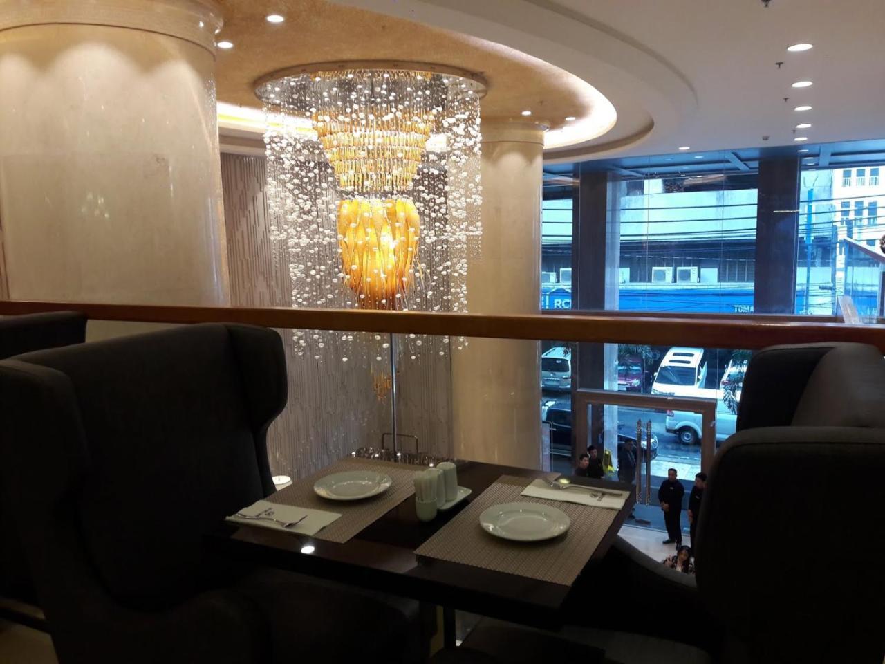 สวิส-เบลโฮเต็ล บลูเลน Hotel มะนิลา ภายนอก รูปภาพ