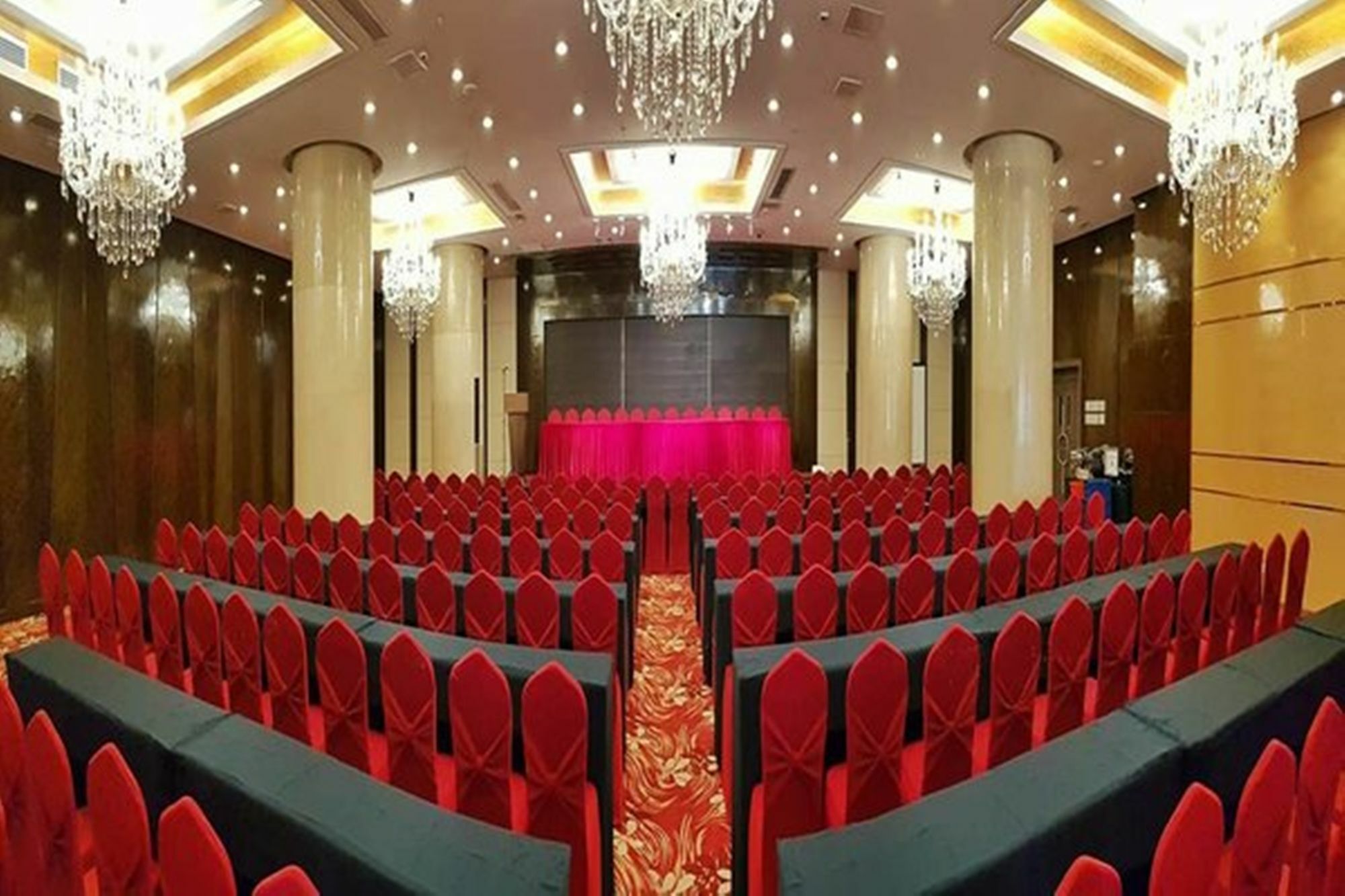 สวิส-เบลโฮเต็ล บลูเลน Hotel มะนิลา ภายนอก รูปภาพ